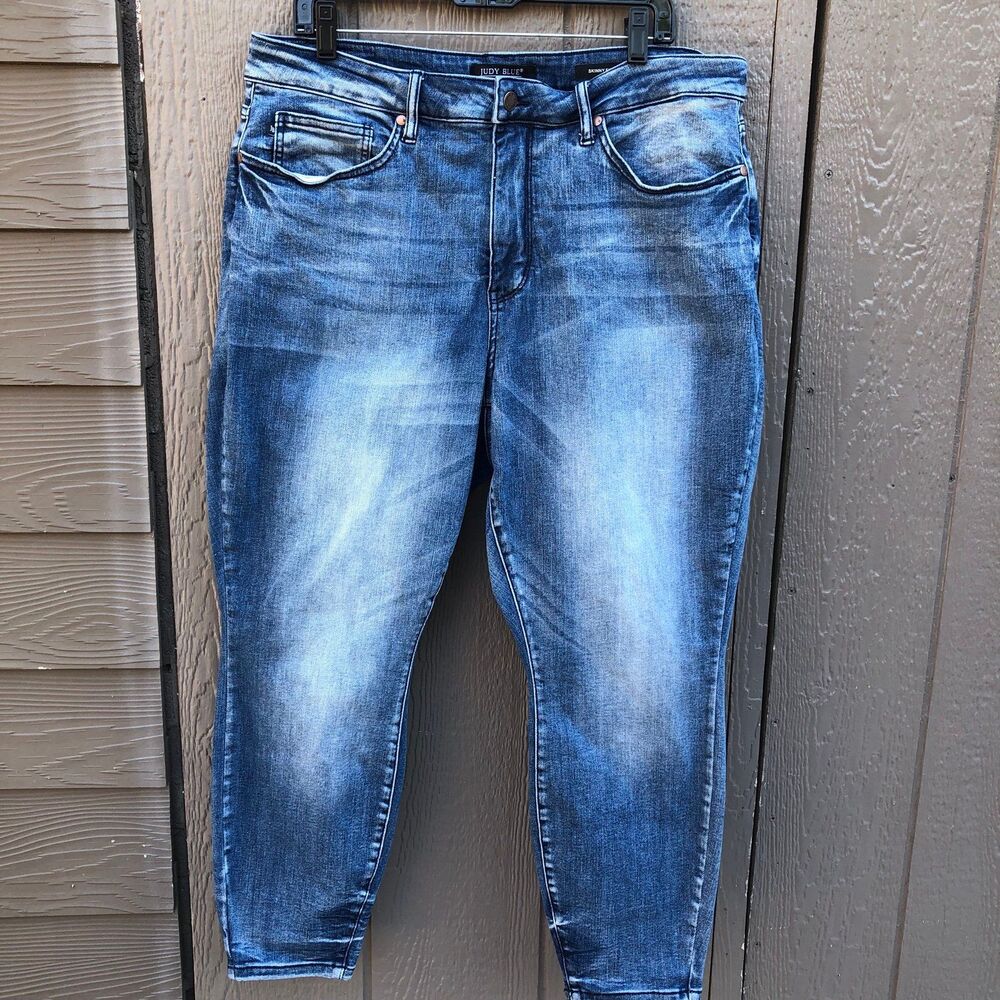 Judy blue women’s size 20w skinny fit jeans